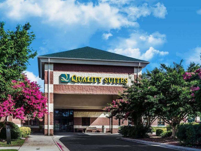 Quality Suites Lake Wright – Norfolk Airport
