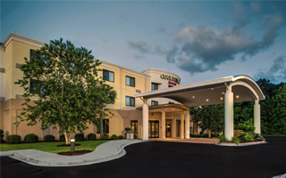 Courtyard by Marriott Brunswick